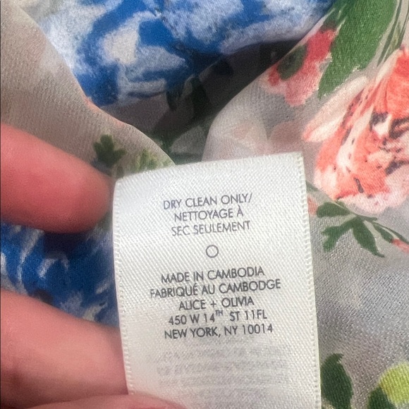 Alice + Olivia Multicolor Floral Sheer V-Neck Blouse - Picture 6 of 8